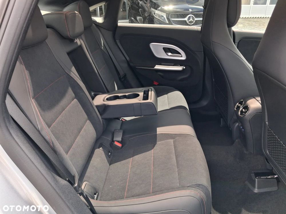 Mercedes-Benz CLA 200 mHEV 8G-DCT - 15