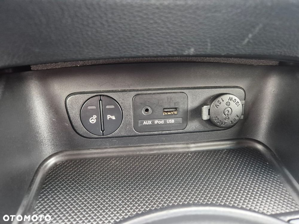 Kia Sportage 1.7 CRDI 2WD ISG Dream-Team Edition - 19