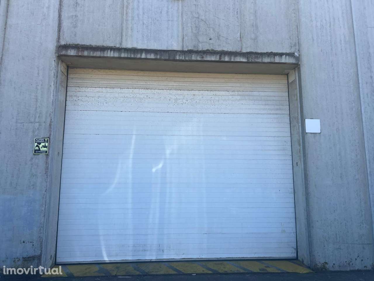 ARRENDAMENTO – ARMAZÉM COM EXCELENTE LOCALIZAÇÃO | PÓVOA DE VARZIM - Grande imagem: 2/5