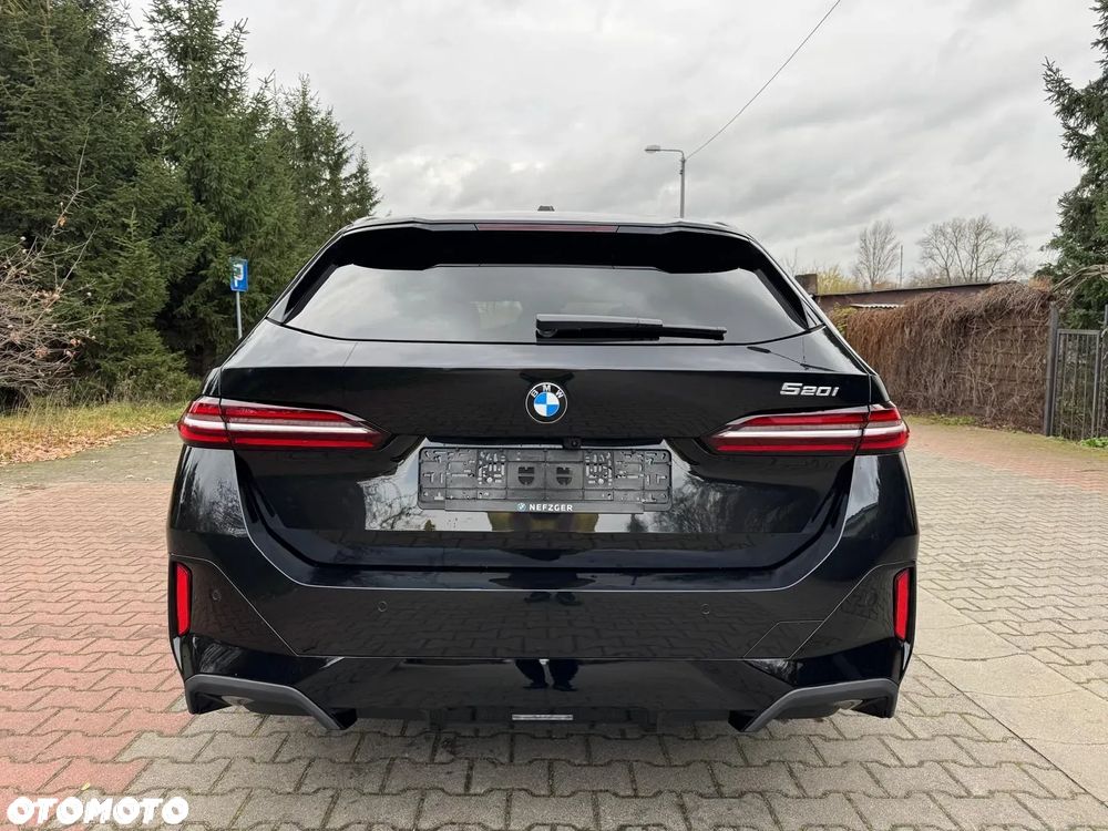 BMW Seria 5 520i mHEV M Sport - 4