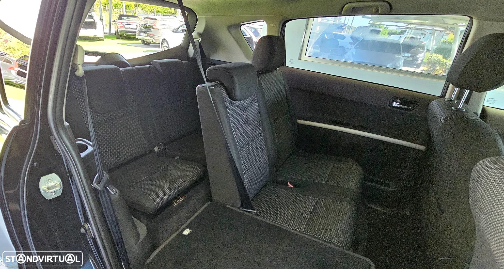Toyota Corolla Verso 2.2 D-4D Sol - 26