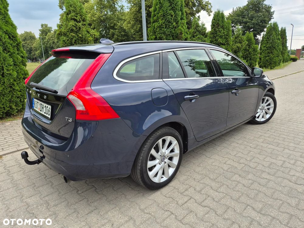 Volvo V60 T3 Base - 4
