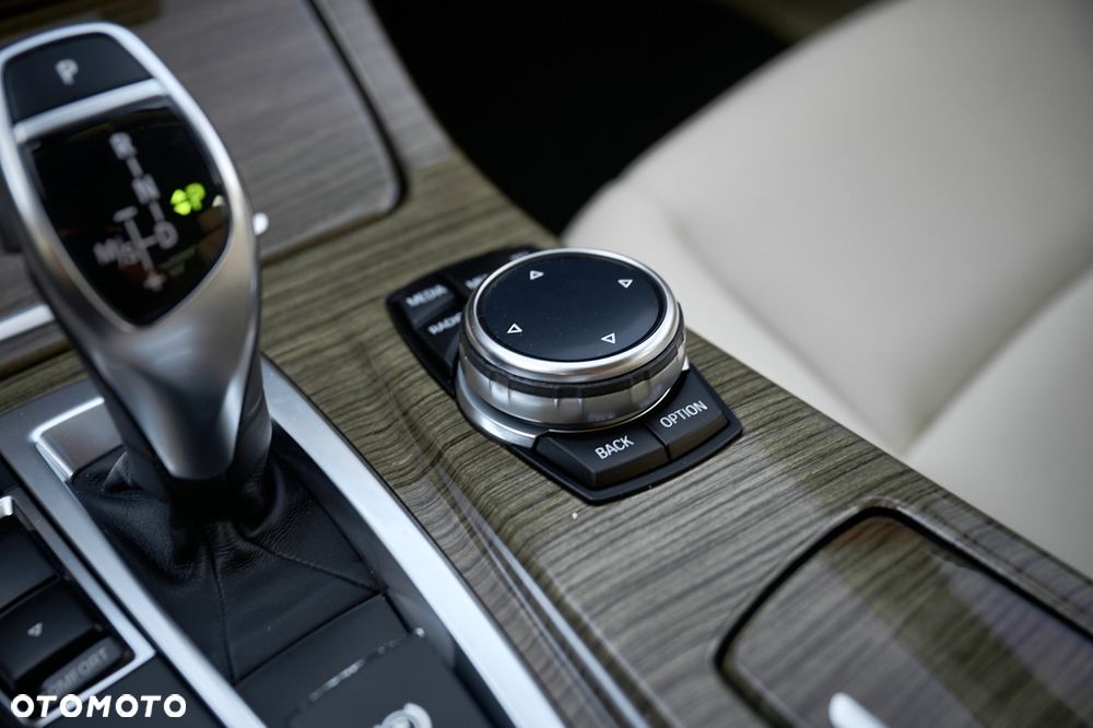 BMW Seria 5 525d xDrive Modern Line - 35