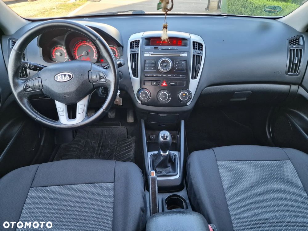 Kia Ceed 1.4 CVVT Spirit - 17