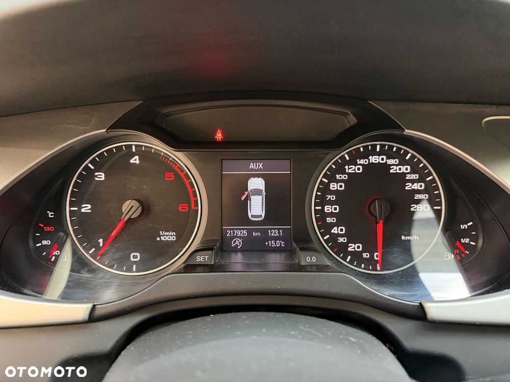 Audi A4 Avant 2.0 TDI DPF Quattro - 25