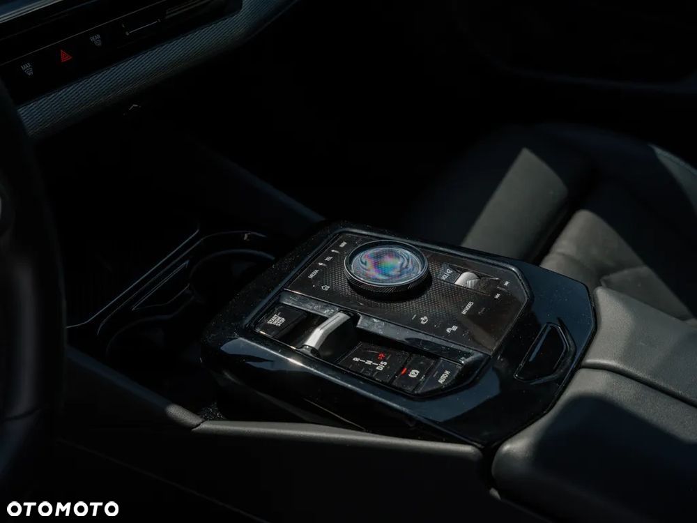 BMW Seria 5 520d xDrive mHEV M Sport - 10