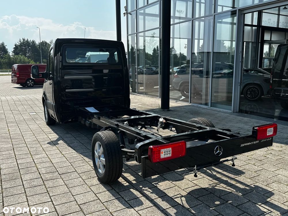 Mercedes-Benz Sprinter - 9