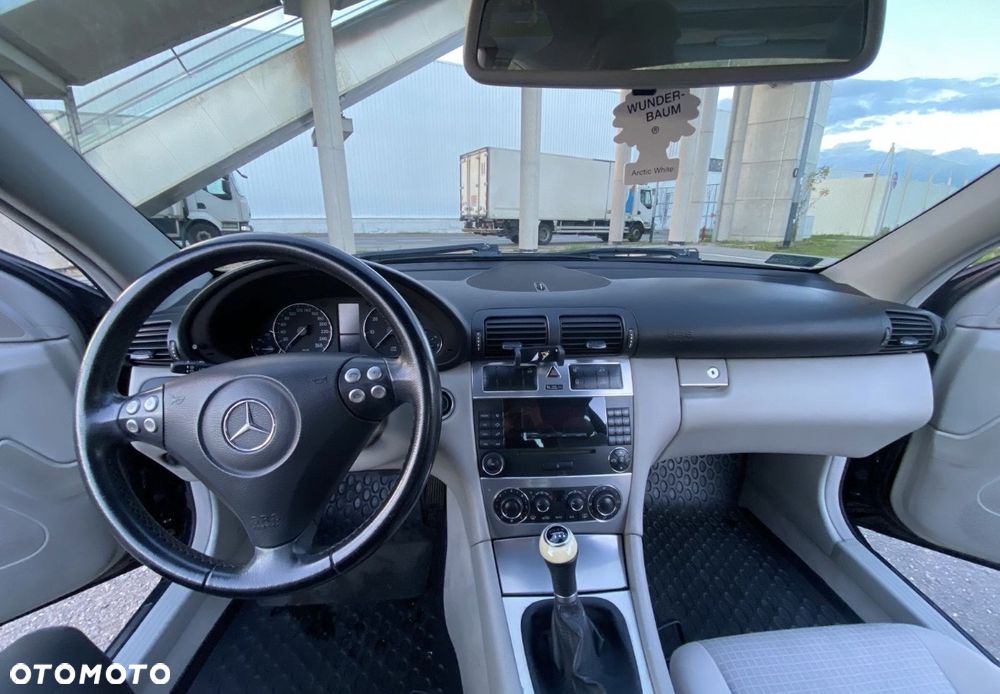 Mercedes-Benz Klasa C 180 T Kompressor Classic - 13