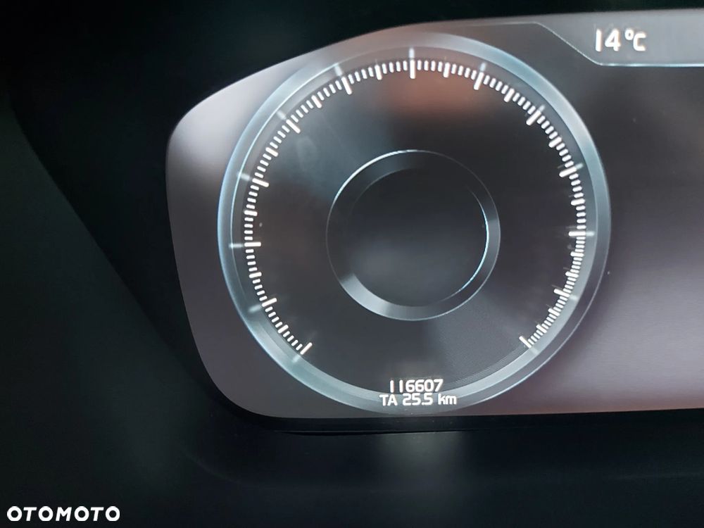 Volvo XC 60 T6 AWD R-Design - 38