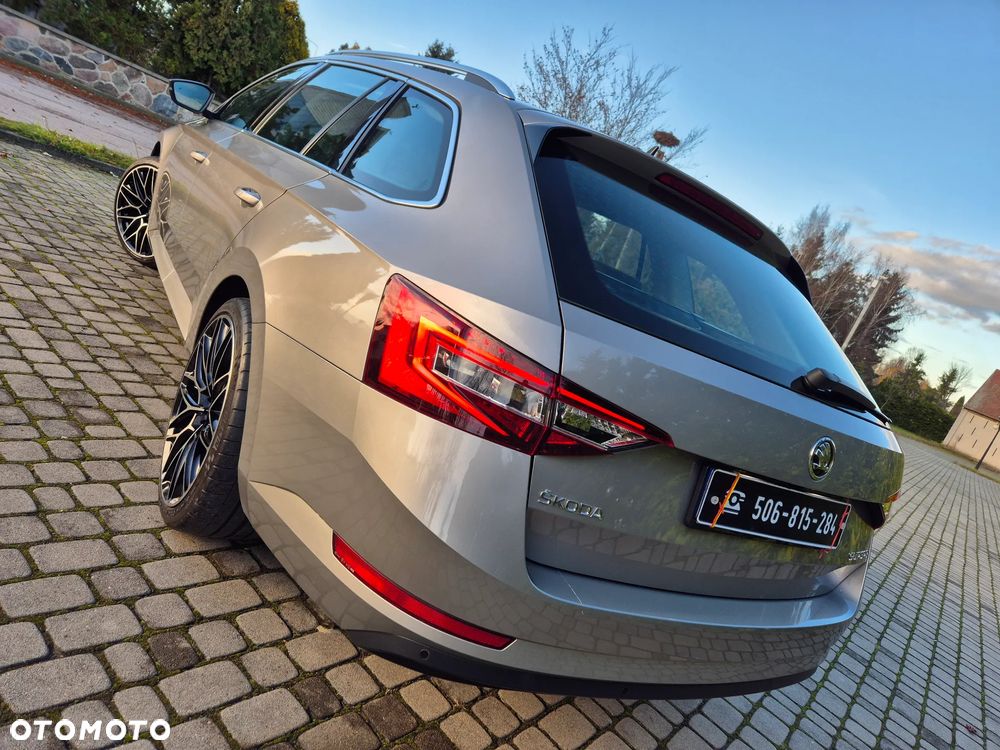 Skoda Superb 2.0 TDI Premium Edition - 12