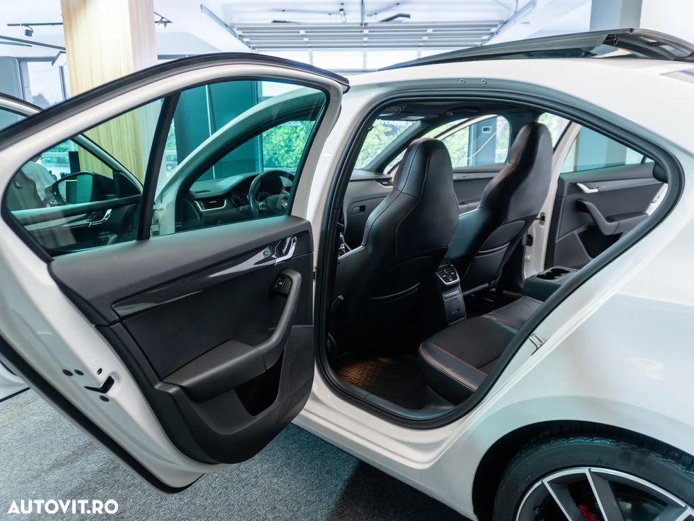 Skoda Octavia 2.0 TDI 4X4 DSG RS - 22