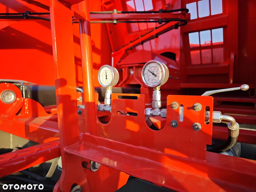 UMEGA Przyczepa objętościowa PI 20 ze ścianą przesuwną UMEGA AGRO - 6