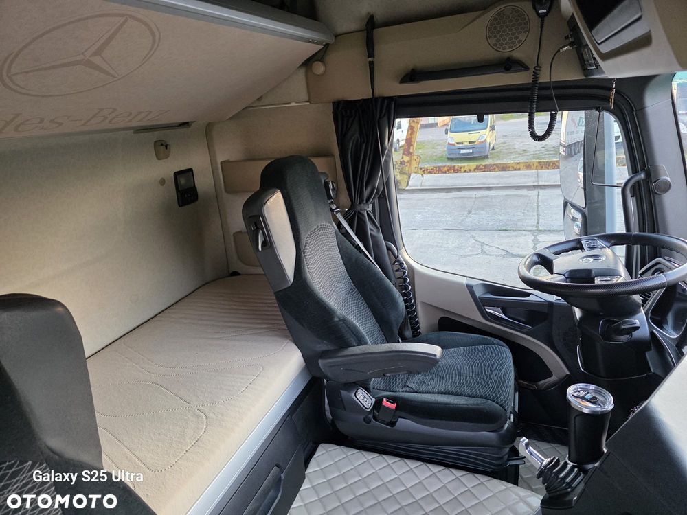 Mercedes-Benz 1835 - 13