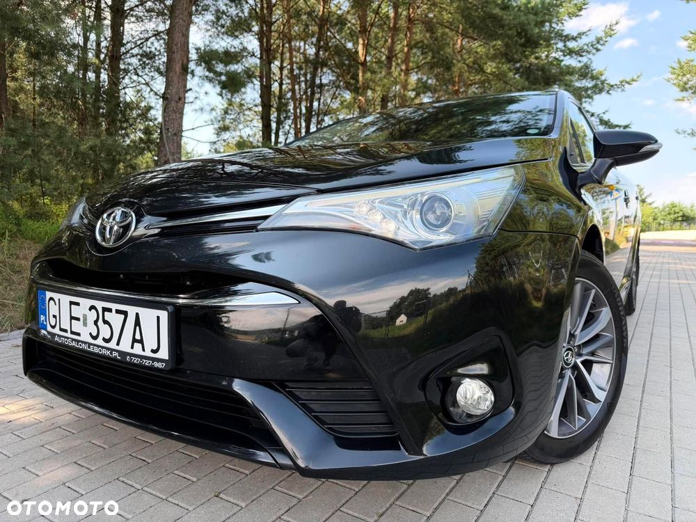 Toyota Avensis 1.8 Premium MS - 17