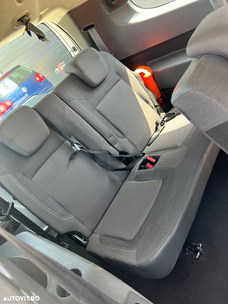 Dacia Lodgy TCe 115 Stepway - 17