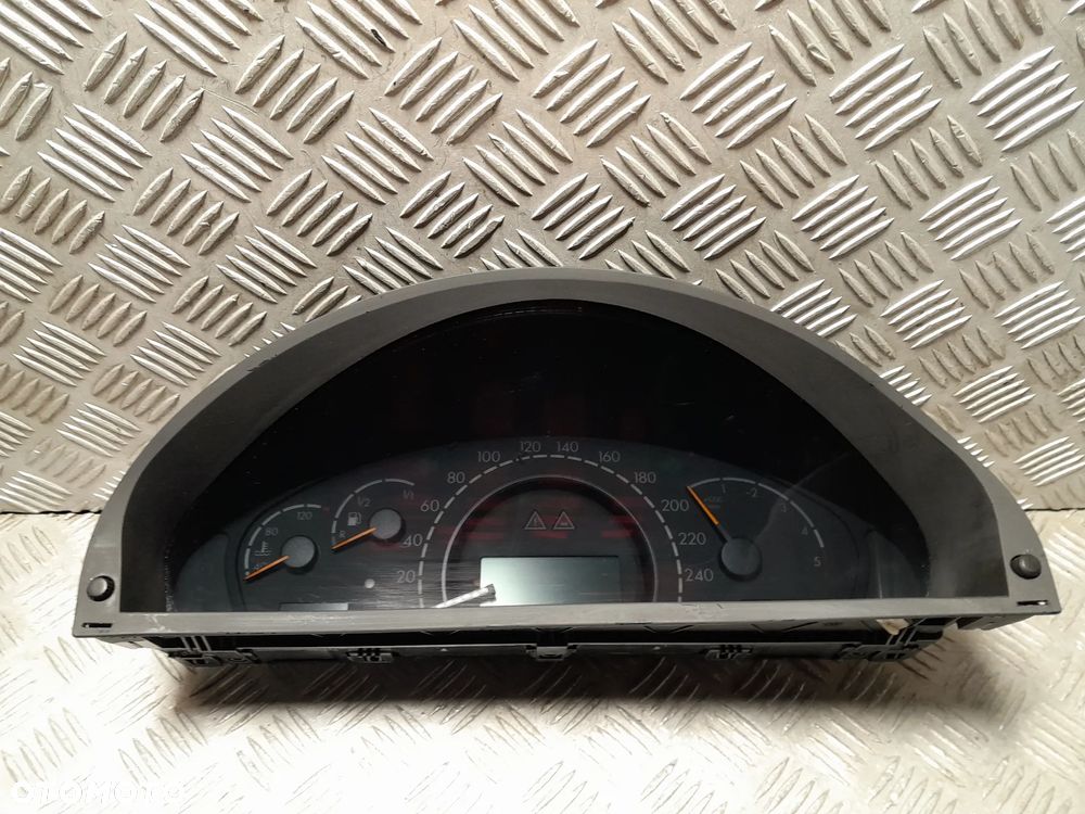 MERCEDES W220 LICZNIK ZEGARY PRĘDKOŚCIOMIERZ A2205405547 - 1