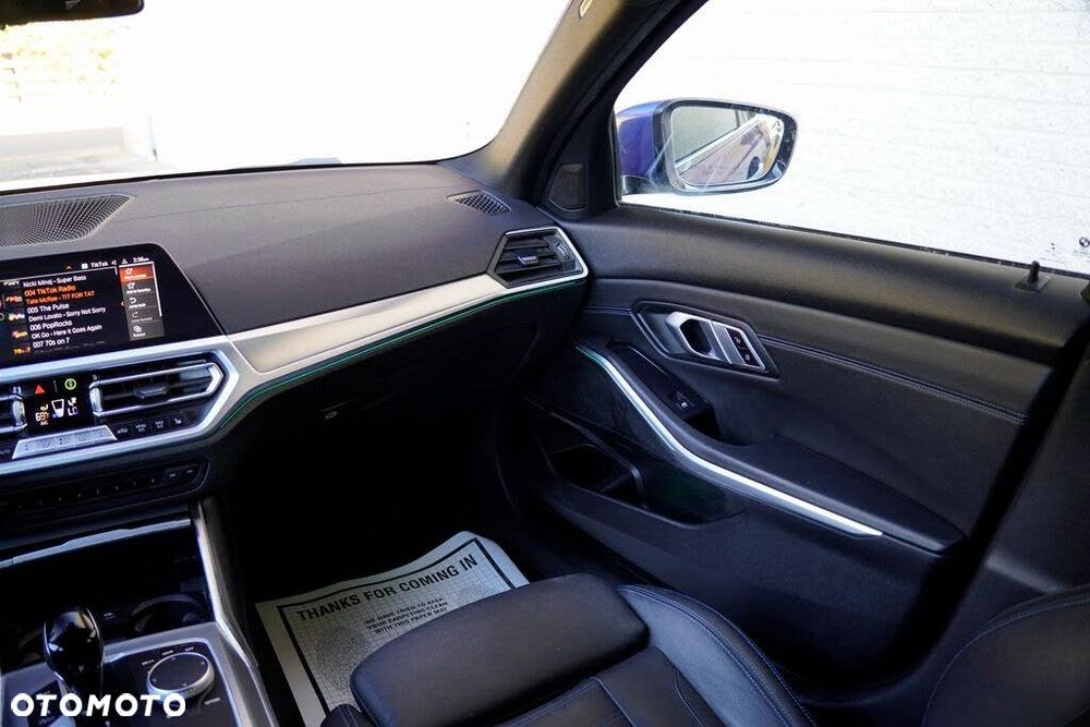 BMW Seria 3 330i M Sport - 21