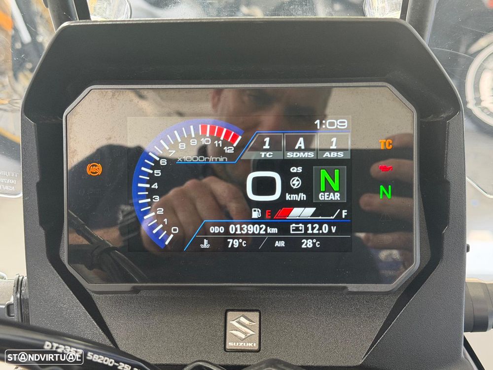 Suzuki DL 800DE - 10
