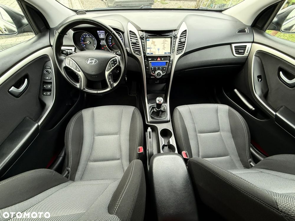 Hyundai i30 blue Kombi 1.6 GDi Passion - 27