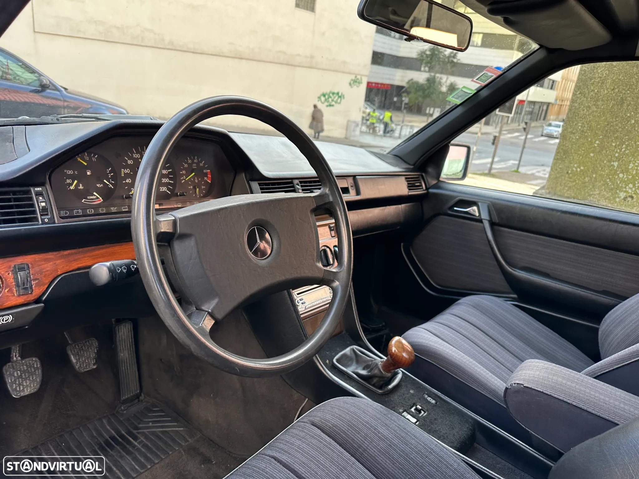 Mercedes-Benz E 230 - 17
