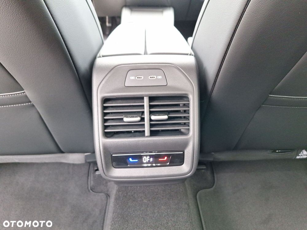 Volkswagen Passat - 31