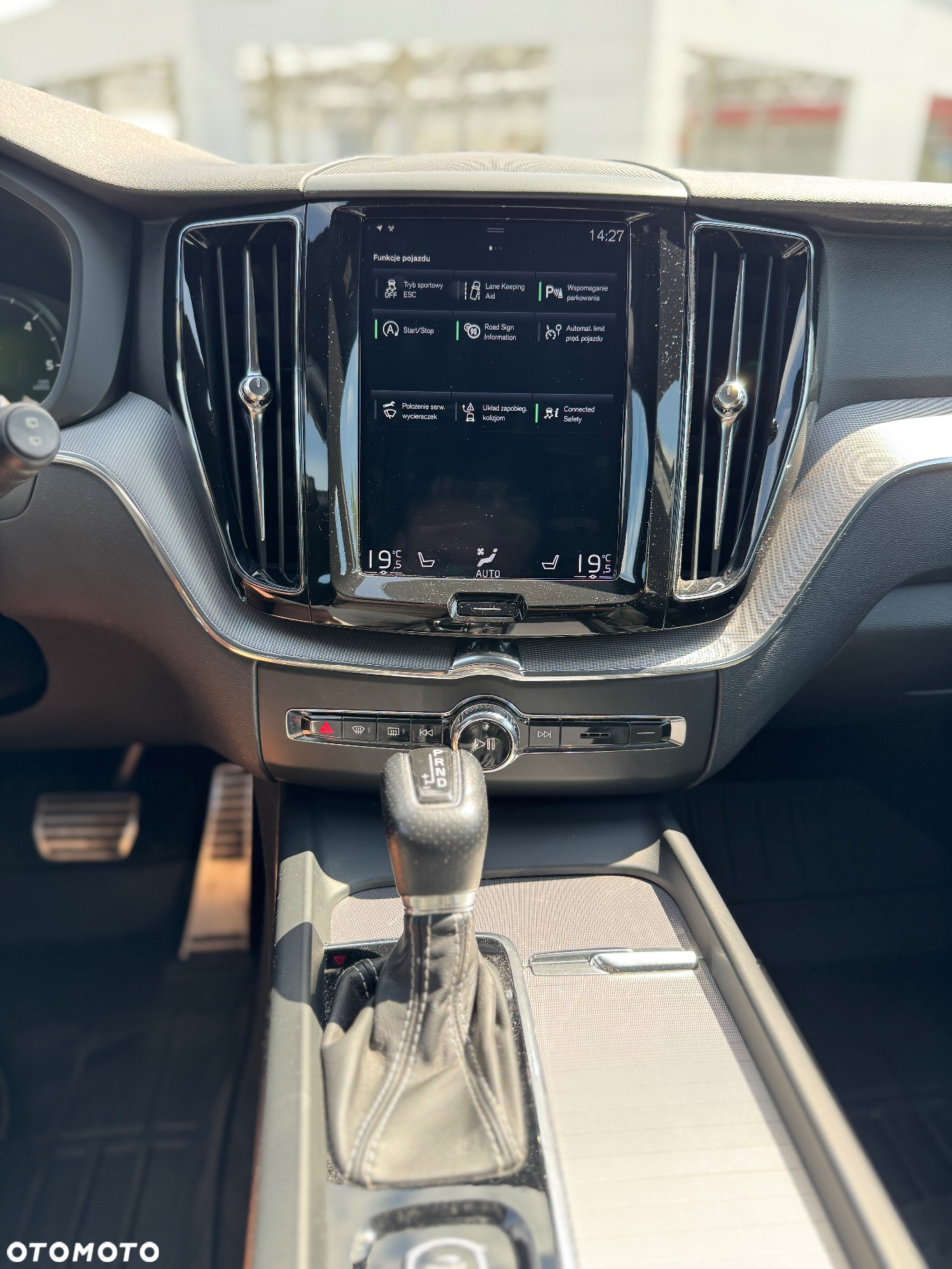 Volvo XC 60 D5 AWD R-Design - 16