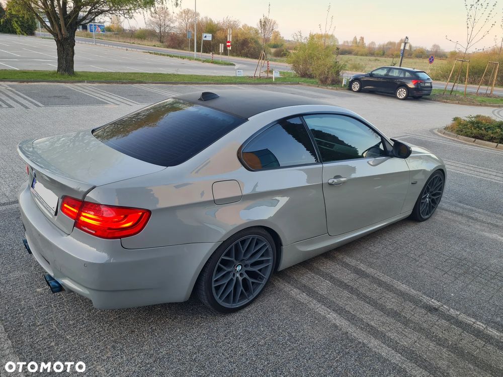 BMW Seria 3 320d DPF M Sport Edition - 15