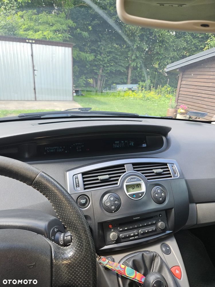 Renault Scenic 2.0 16V Emotion - 7