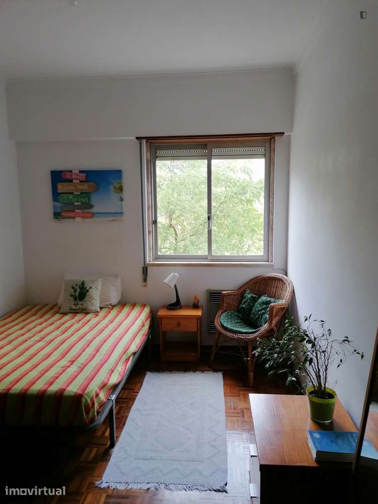 Quarto - localizado em Benfica Lisbon - Grande imagem: 2/28