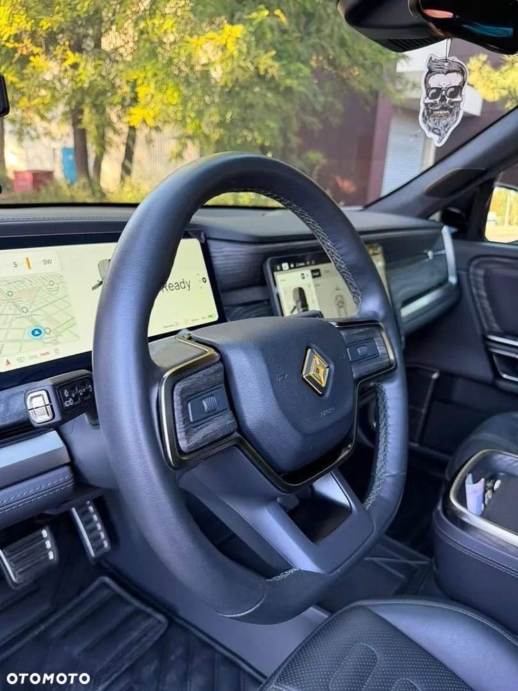 Rivian R1S - 8