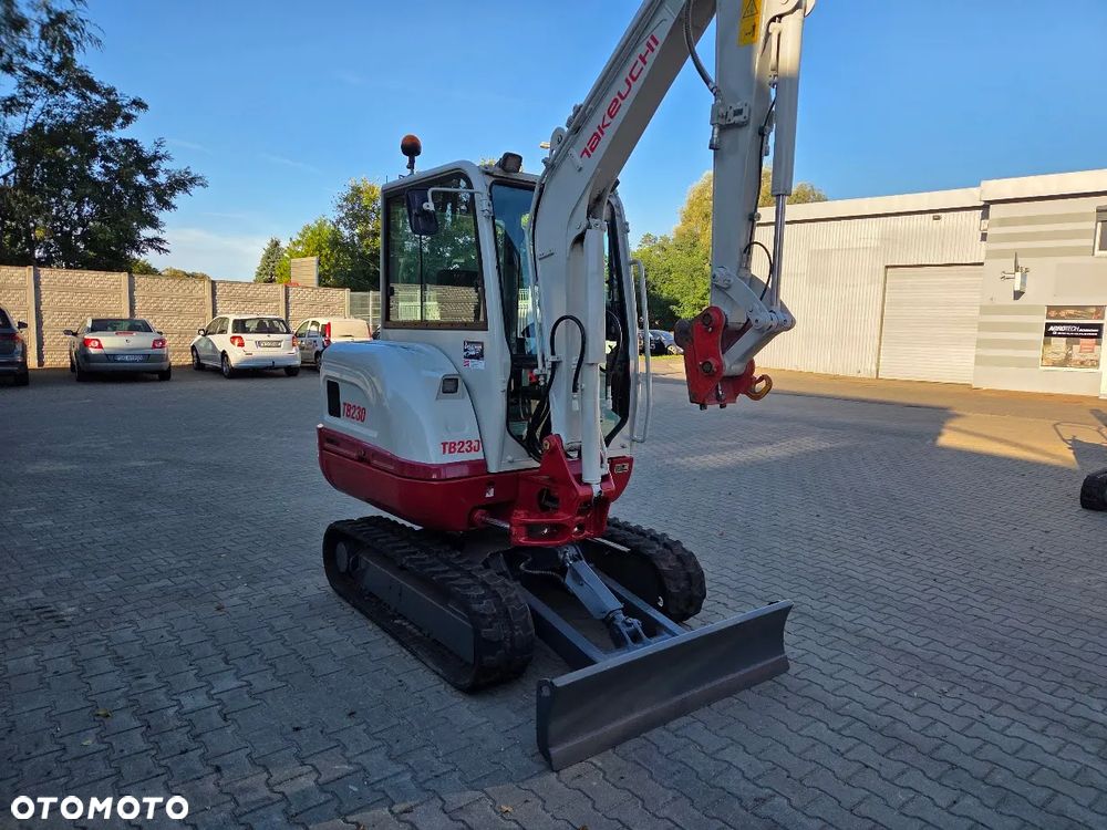 Takeuchi Koparka Gąsienicowa Takeuchi TB230 + Szybkozłącze Hydrauliczne - 6
