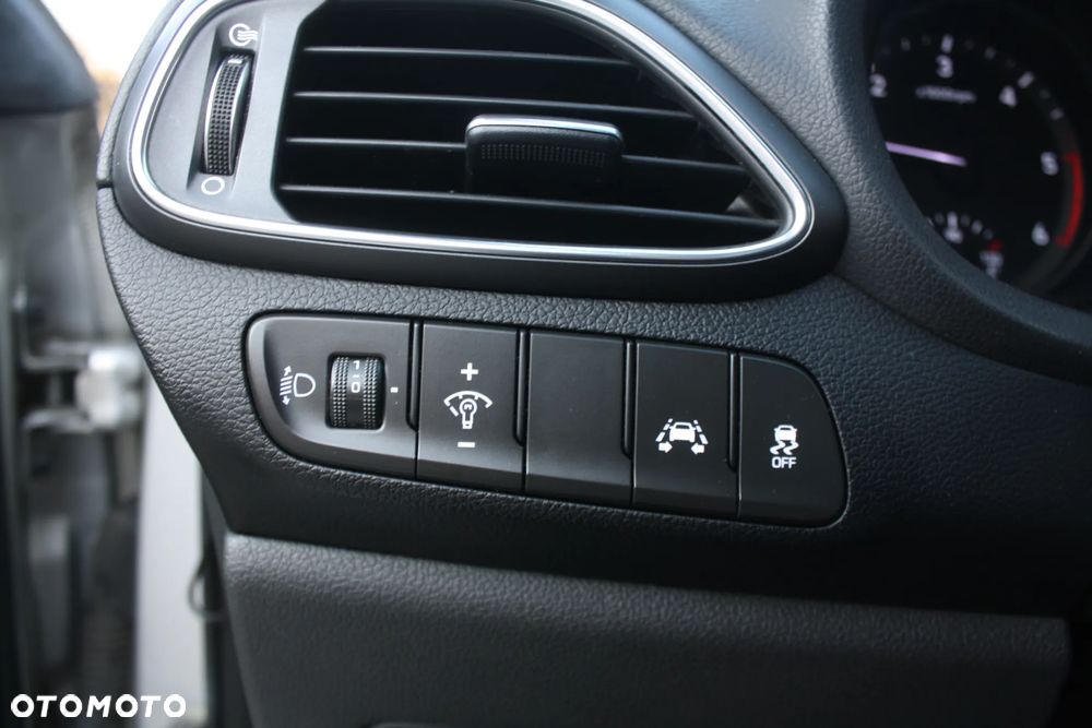 Hyundai i30 1.6 CRDi Premium - 14