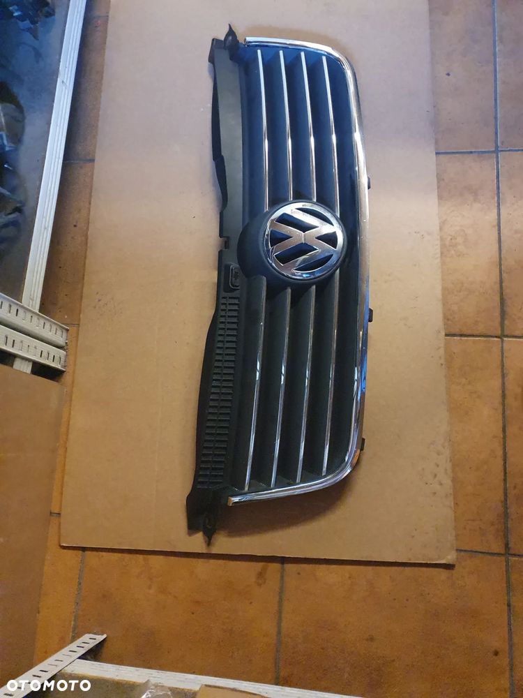 GRILL ATRAPA VW PASSAT B5 FL LIFT - 2