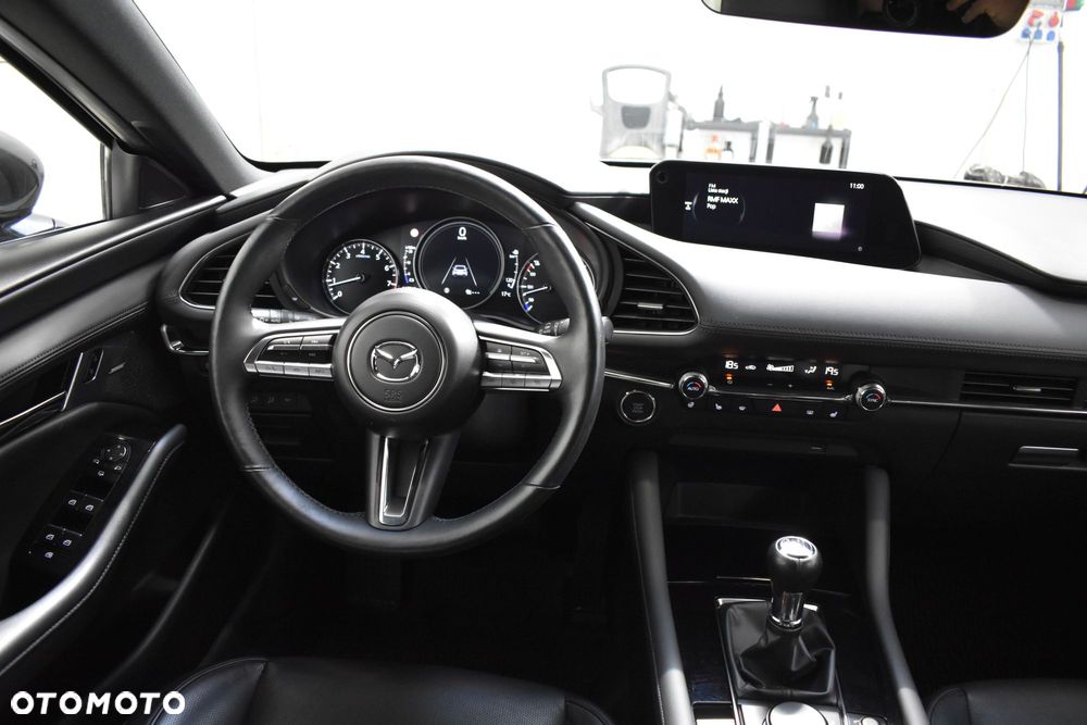 Mazda 3 2.0 mHEV Hikari - 18