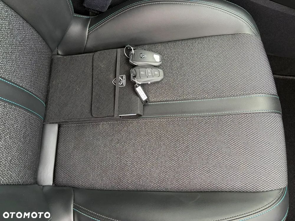 Peugeot 308 1.6 Hybrid PHEV Allure Pack EAT8 - 36