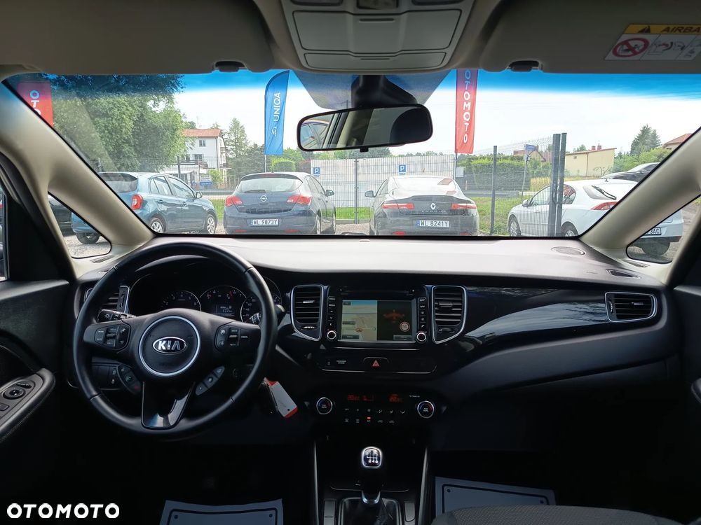 Kia Carens 1.6 GDI Attract - 17