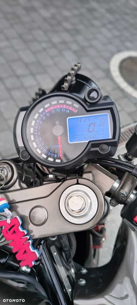 Yamaha FZR - 11