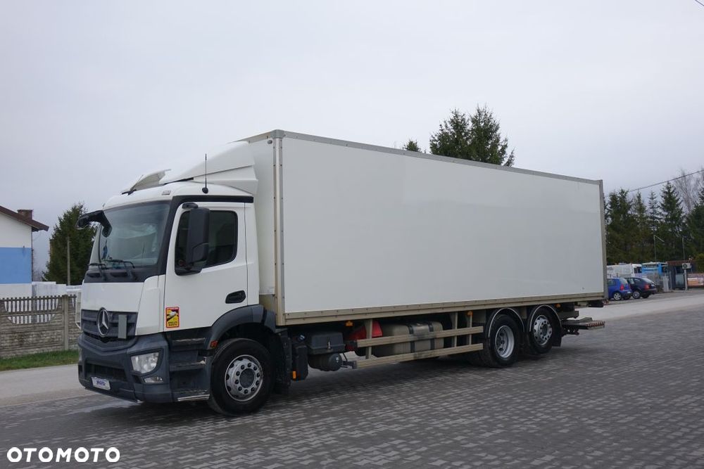 Mercedes-Benz ANTOS / 320 KM / 6x2 / FURGON / KONTENER / AUTOMAT / EURO 6 / OŚ PODNOSZONA - SKRĘTNA /  WINDA ZAŁADUNKOWA / - 1