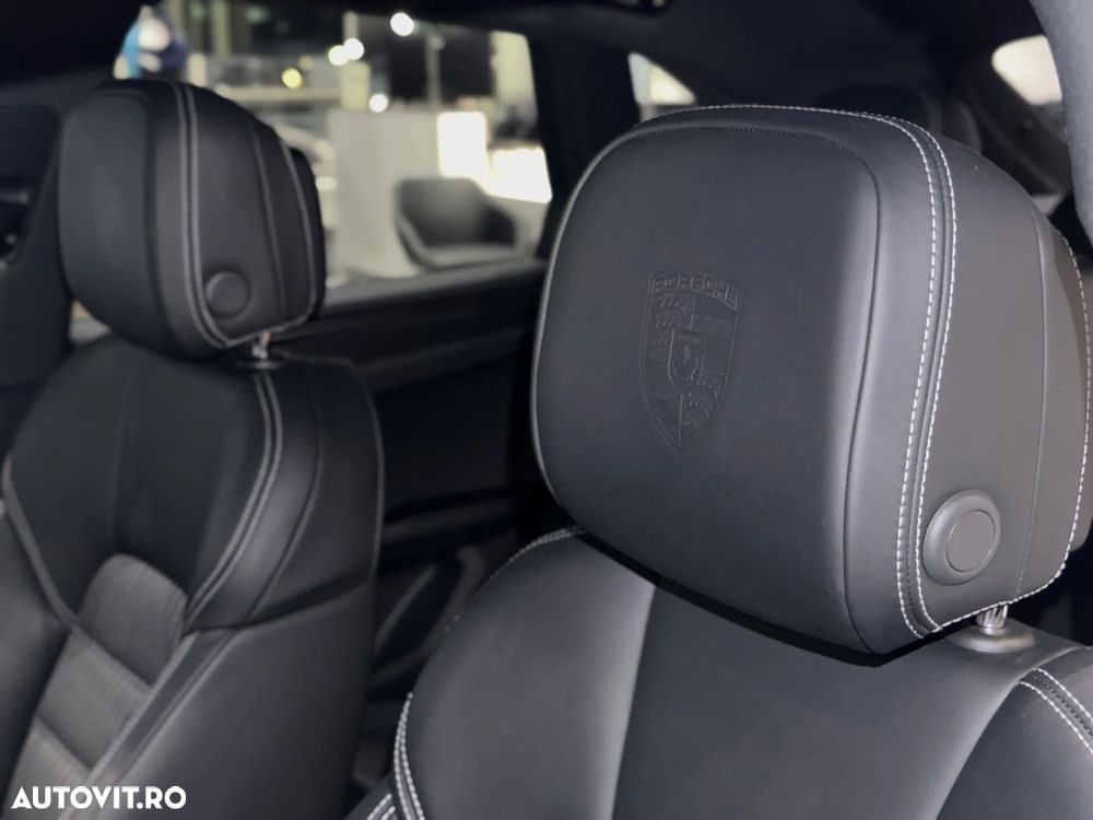 Porsche Macan T - 31