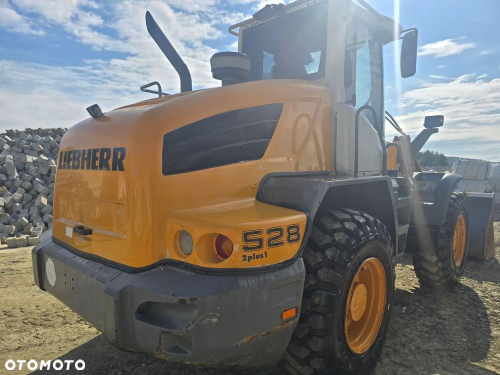 Liebherr L528 - 13