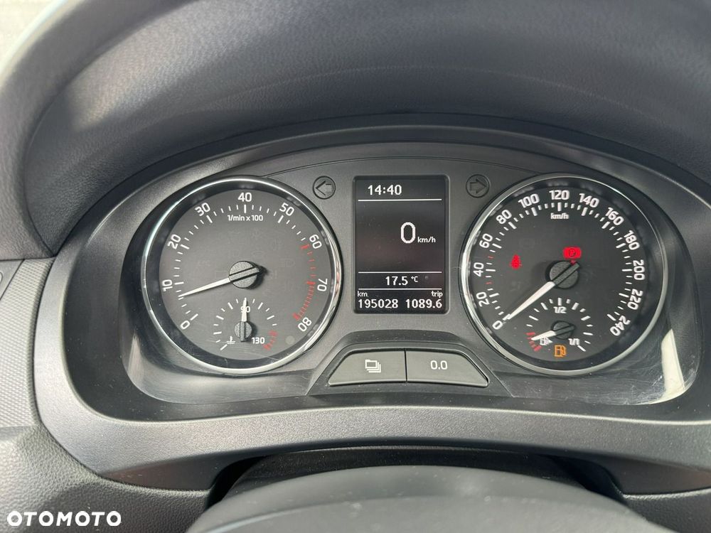 Skoda RAPID - 35