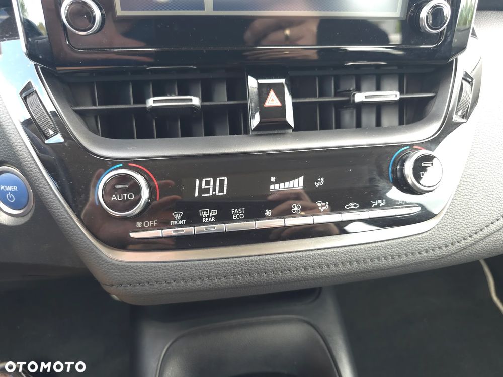Toyota Corolla 1.8 Hybrid Comfort - 27