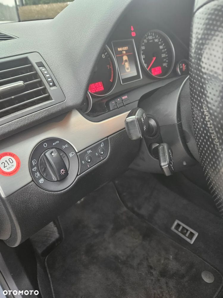 Audi A4 Limousine - 12