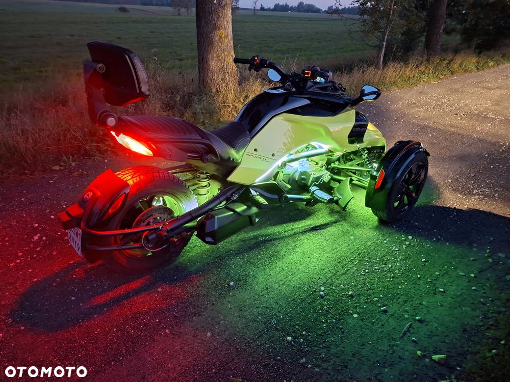 Can-Am Spyder - 1