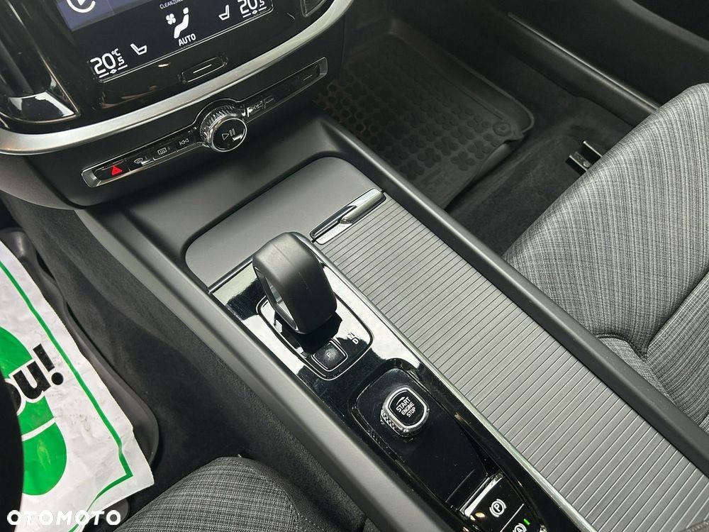 Volvo V90 Cross Country - 14