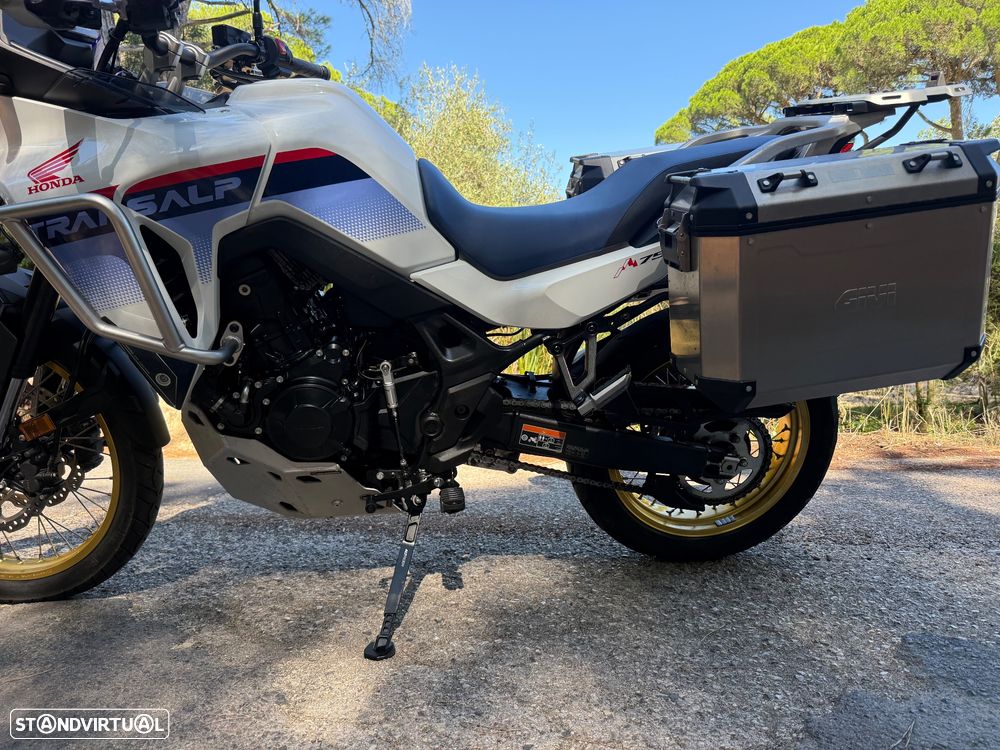 Honda Transalp 750 - 32