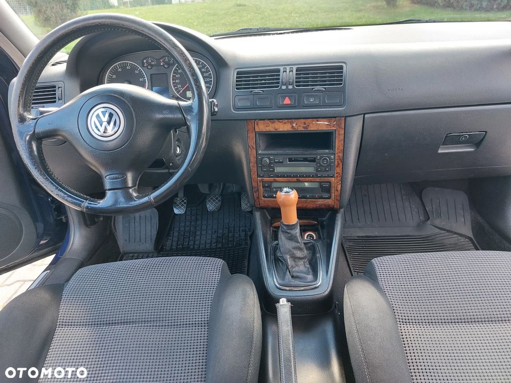 Volkswagen Bora Variant 1.6 - 12