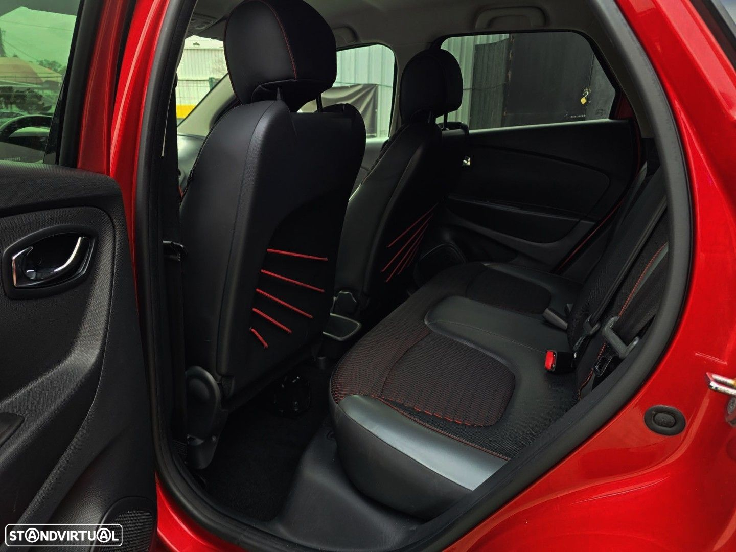 Renault Captur 1.5 dCi Helly Hansen - 15