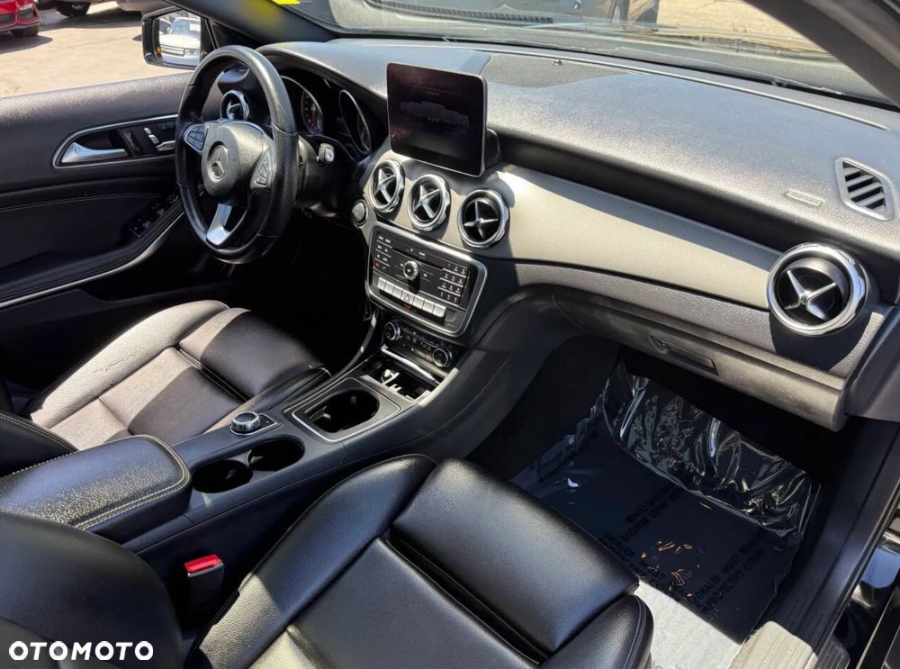 Mercedes-Benz GLA 250 4-Matic AMG Line - 7