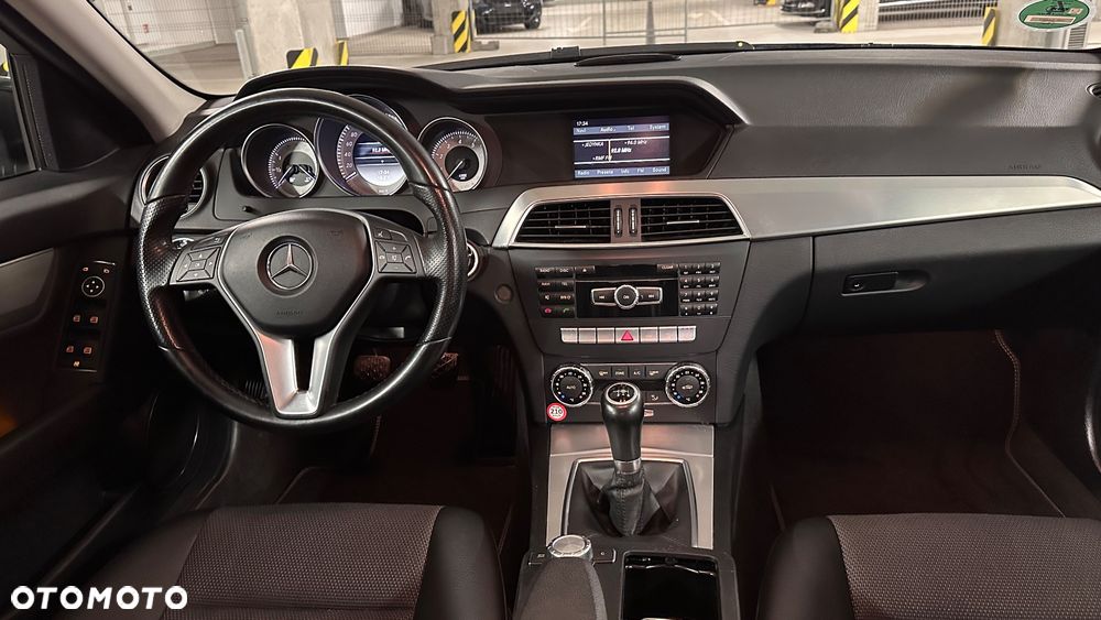 Mercedes-Benz Klasa C 180 BlueEFFICIENCY Avantgarde - 28